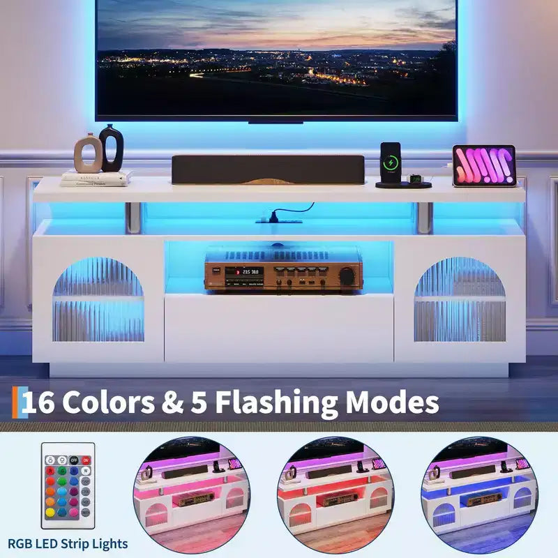Meuble TV pour téléviseur de 65 pouces, meuble de divertissement moderne avec prises de courant et lumières LED, console multimédia avec grand tiroir et étagères réglables
