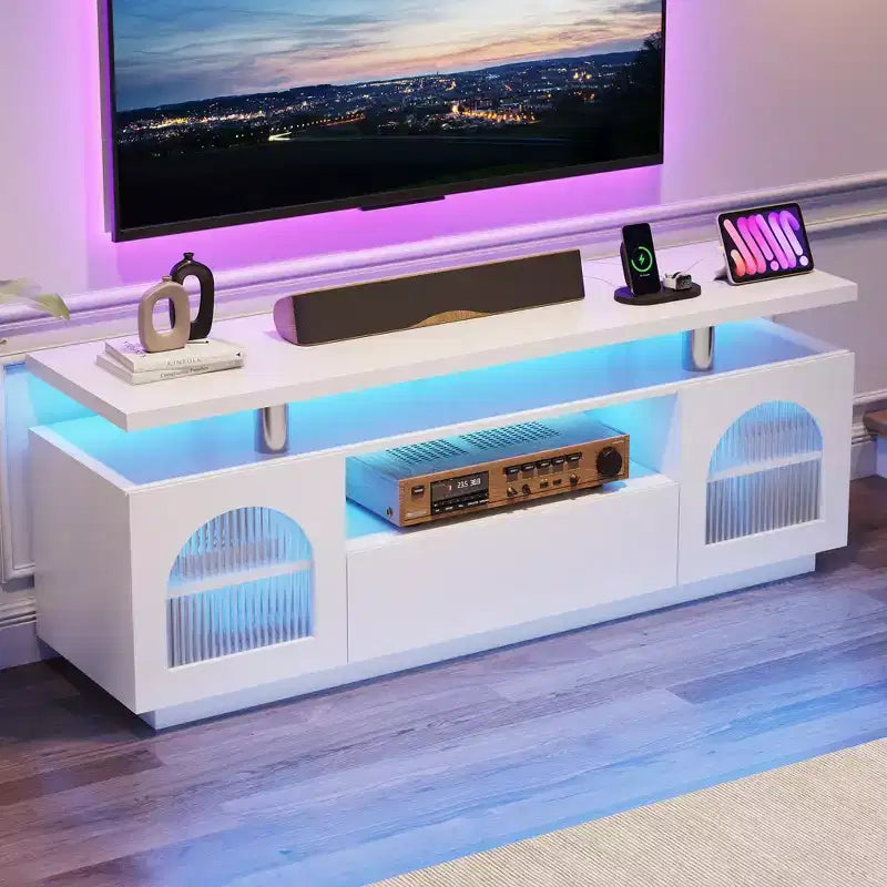 Meuble TV pour téléviseur de 65 pouces, meuble de divertissement moderne avec prises de courant et lumières LED, console multimédia avec grand tiroir et étagères réglables
