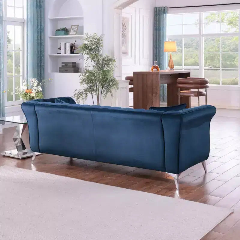 Canapé Chesterfield 3 places en velours ivoire / bleu marine / vert olive avec accoudoirs arrondis et pieds chromés