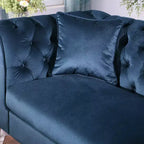 Canapé Chesterfield 3 places en velours ivoire / bleu marine / vert olive avec accoudoirs arrondis et pieds chromés