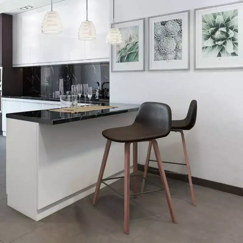 Lot de 2 tabourets de bar 66 cm Maire marron vieilli – WyndenHall : style urbain rétro, dossier bas, pieds en bois courbé